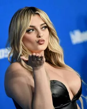 Bebe Rexha #Fw9hBv4XFc