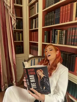 Becky Lynch #GdUZYpo4If