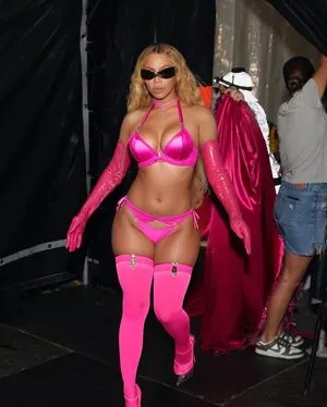 Beyonce #yc4WnVRmtN