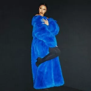 Cardi B #LwMkS7P3iN