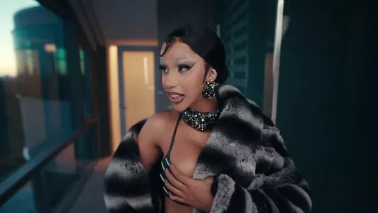 Cardi B #OHZrwY0PBl