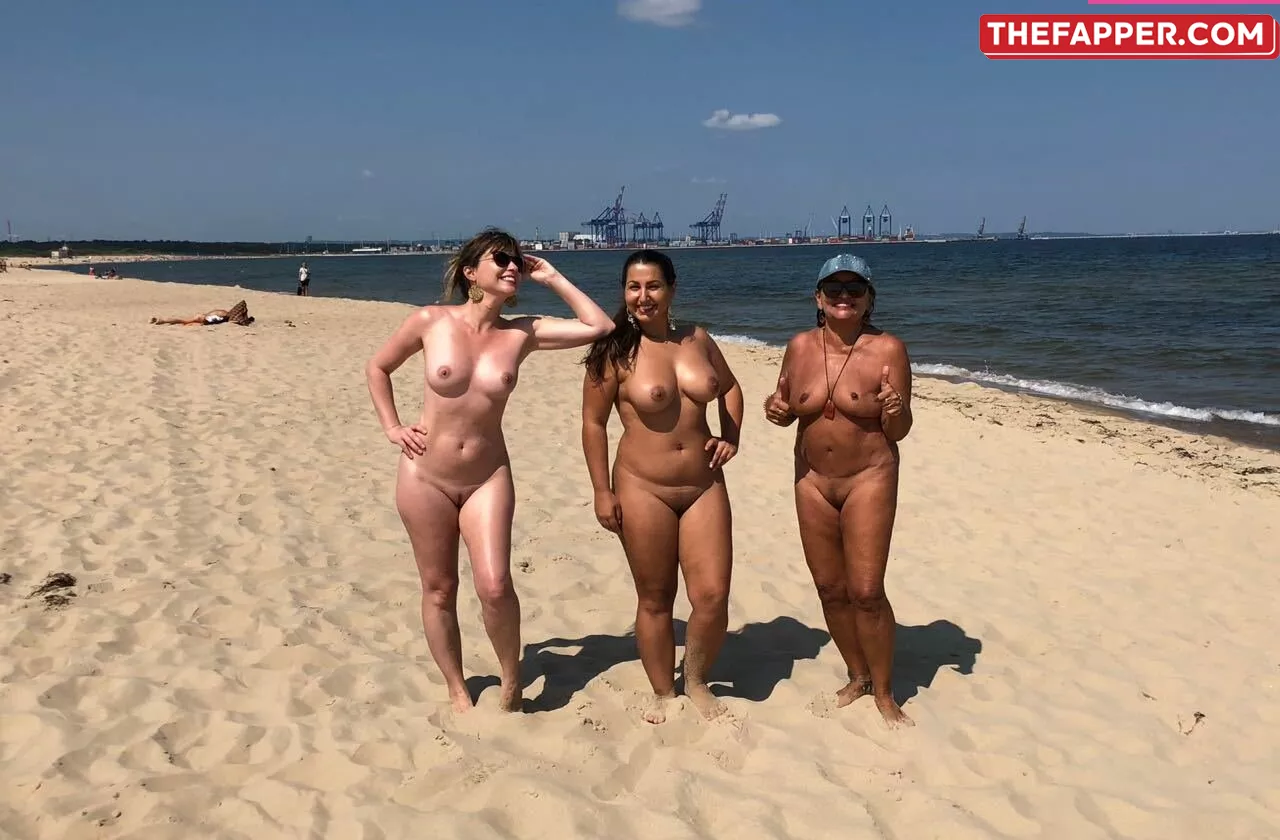 Carinamoreschi  Onlyfans Leaked Nude Image #5gaZJ2ysvW
