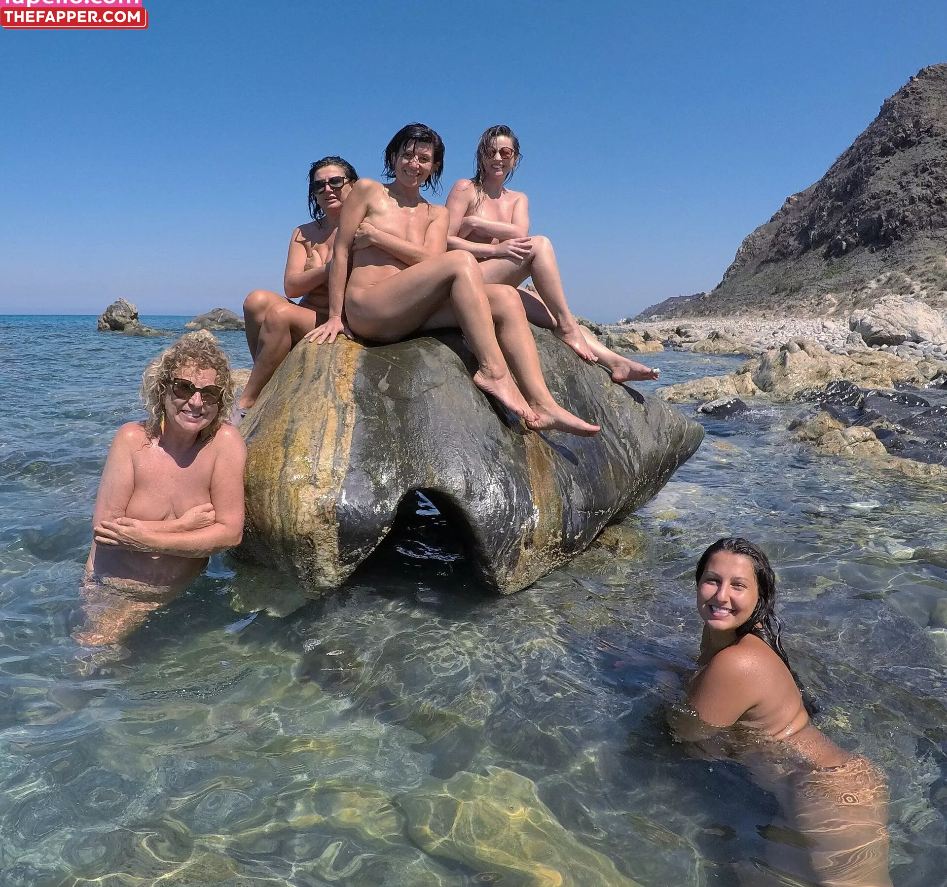 Carinamoreschi  Onlyfans Leaked Nude Image #C5KINn7jUZ