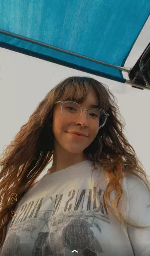 Catlyn Crespo #eALmCKM0dd
