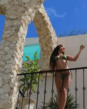 Chantel Jeffries #HgS6HLwTD1