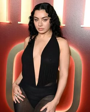 Charli Xcx #1Ui2xFy1uA