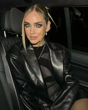 Chiara Ferragni #7YqoUrI21A
