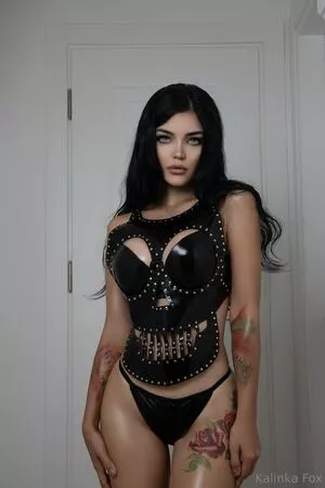 Christina Fink #NTgv7VL0AJ