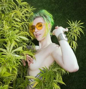 Comicbookgirl19 #K66PZqMuRV