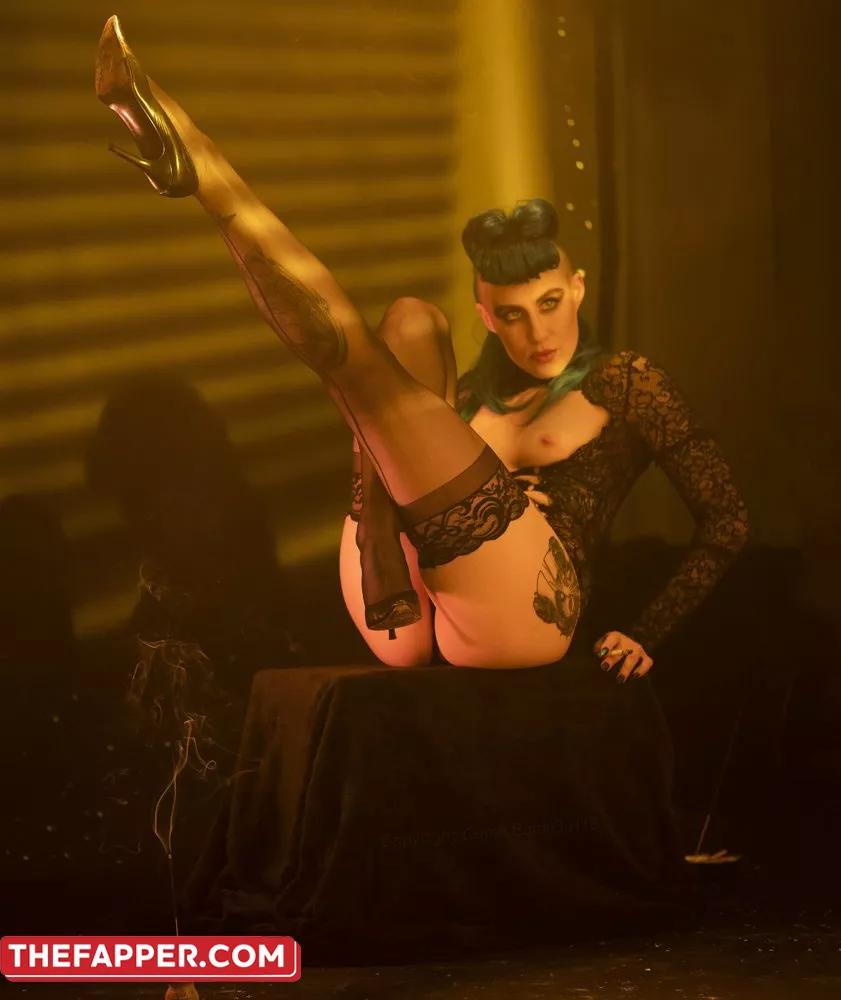 Comicbookgirl19  Onlyfans Leaked Nude Image #MGU4wL3xD3