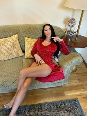 Daniela Crudu #EhKJSjReOb