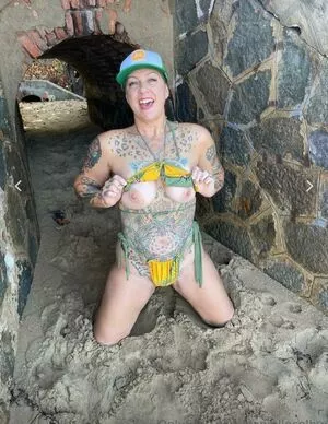 Danielle Colby #qTSYIZ77co