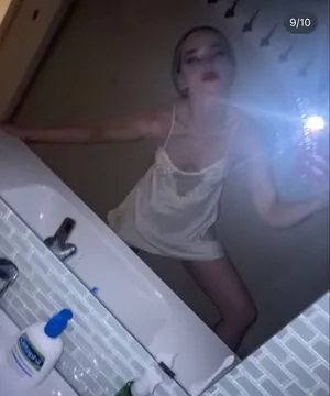 Dove Cameron #LAc2LQhHLI