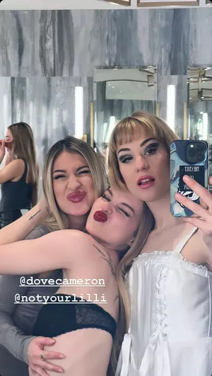 Dove Cameron #XBYJbrw2Do