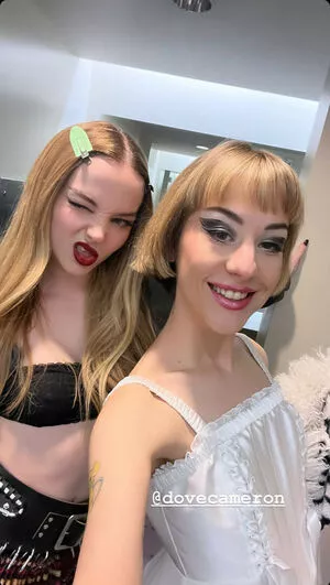 Dove Cameron #hNGdAP2faH
