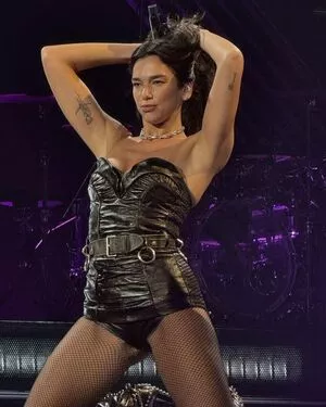 Dua Lipa #hMIPoh5mt4