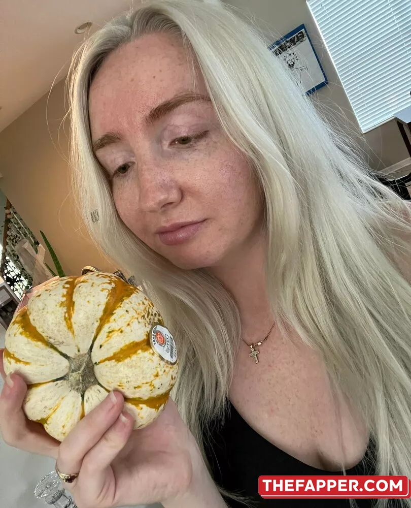 Eevee Bee  Onlyfans Leaked Nude Image #CN2VZu99Bm