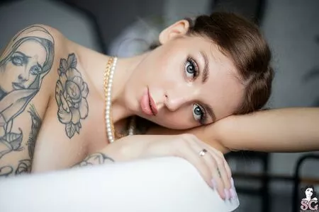 Elisarose #J2HesaVOhg