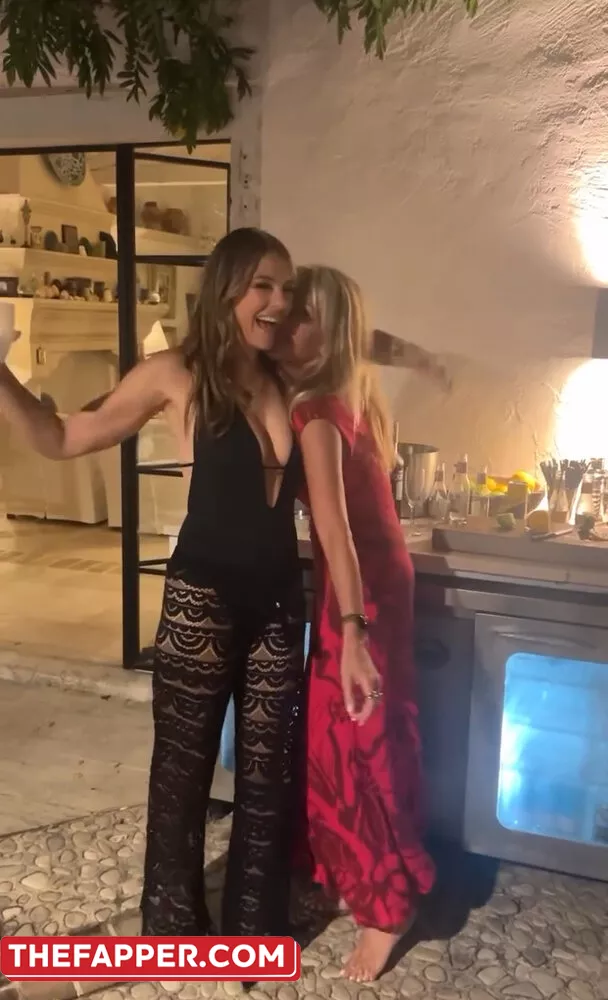 Elizabeth Hurley  Onlyfans Leaked Nude Image #YDWnVy3jFF