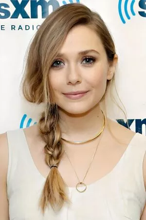 Elizabeth Olsen #J9igz7XQ0N