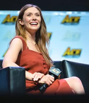 Elizabeth Olsen #cgzNQQHM4s