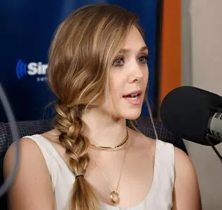 Elizabeth Olsen #rWpgs10y9r