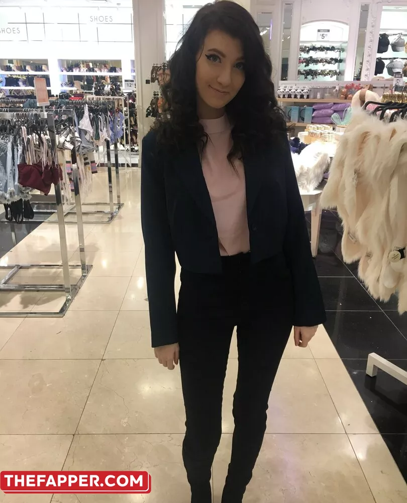 Elizabeth Reed  Onlyfans Leaked Nude Image #1EDi6URten