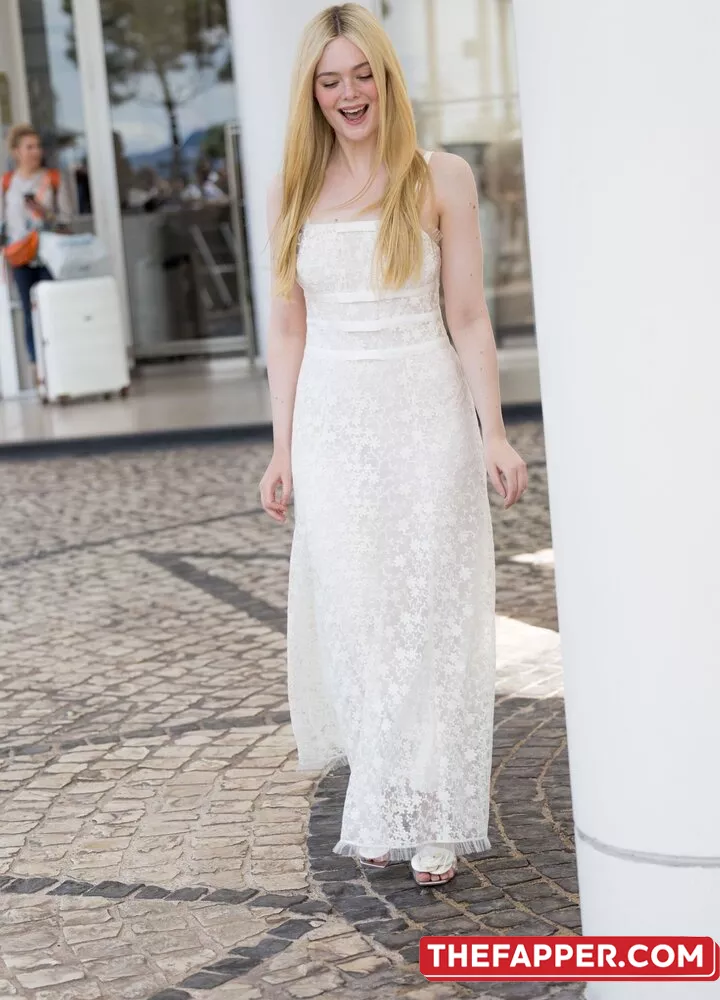 Elle Fanning  Onlyfans Leaked Nude Image #1Tcyb4wBVK