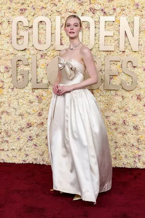 Elle Fanning Onlyfans Leaked Nude Image #2l4JXmIPLm