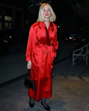 Elle Fanning #2xbsJKvOU6