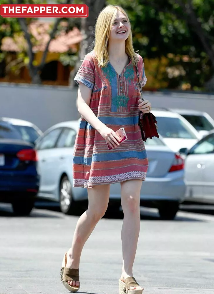 Elle Fanning  Onlyfans Leaked Nude Image #PGgazGnMxB