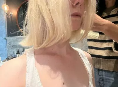 Elle Fanning #cHMtueJikK