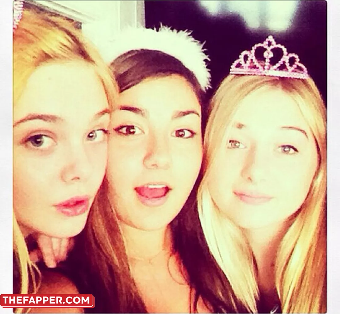 Elle Fanning  Onlyfans Leaked Nude Image #dnfqkPabkN