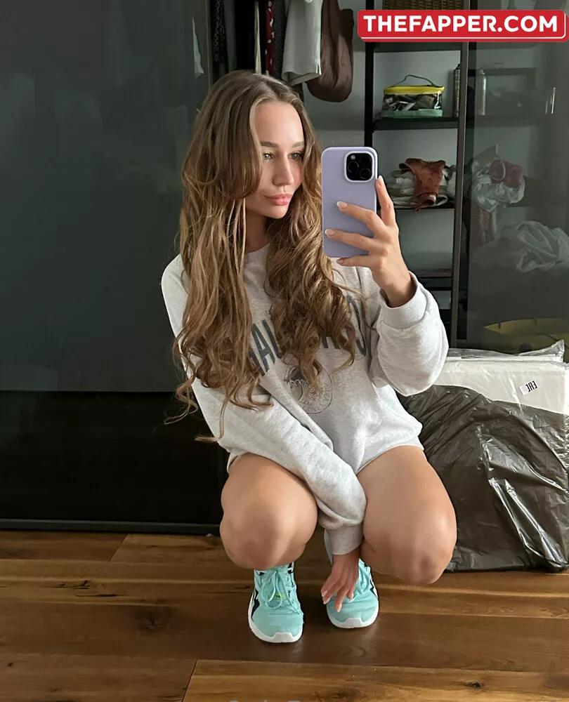 Emanovak  Onlyfans Leaked Nude Image #agYPU5GbXG