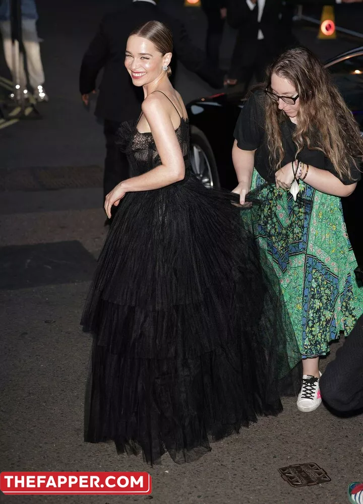 Emilia Clarke  Onlyfans Leaked Nude Image #8JTfYCOYek