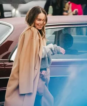Emilia Clarke #DBqluvOl7U