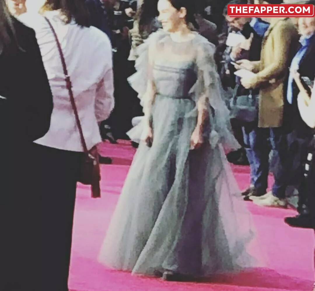 Emilia Clarke  Onlyfans Leaked Nude Image #F2NtysfG11