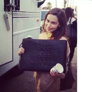 Emilia Clarke #Hz1tJUfGJO