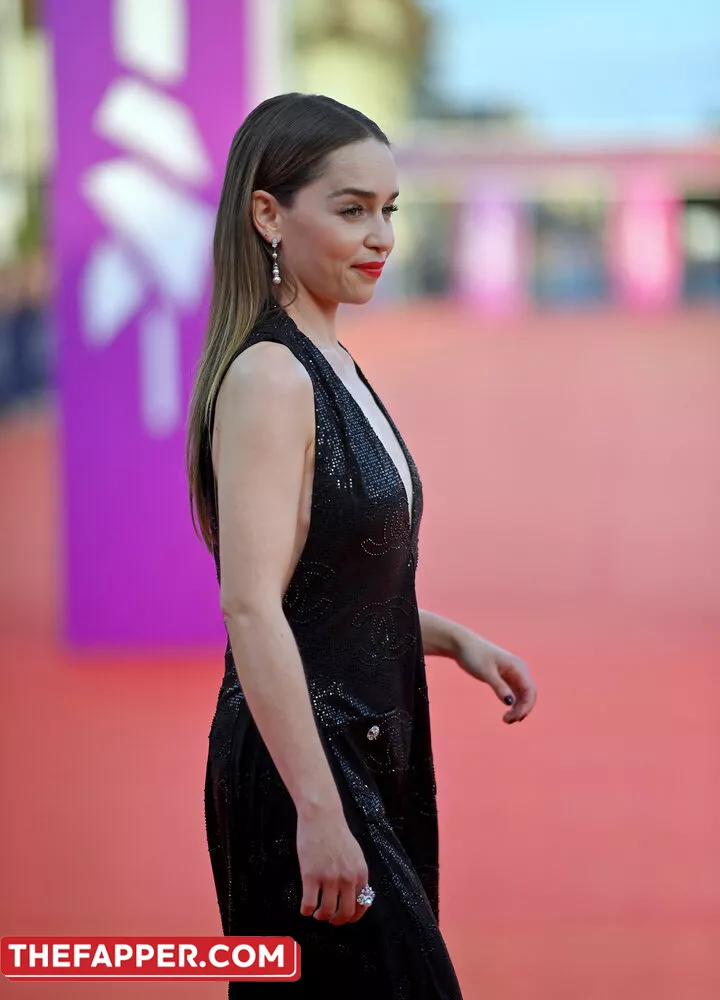 Emilia Clarke  Onlyfans Leaked Nude Image #QgMVub7Mof