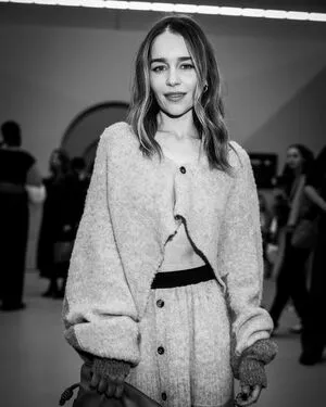 Emilia Clarke #lLIXwRAK8B