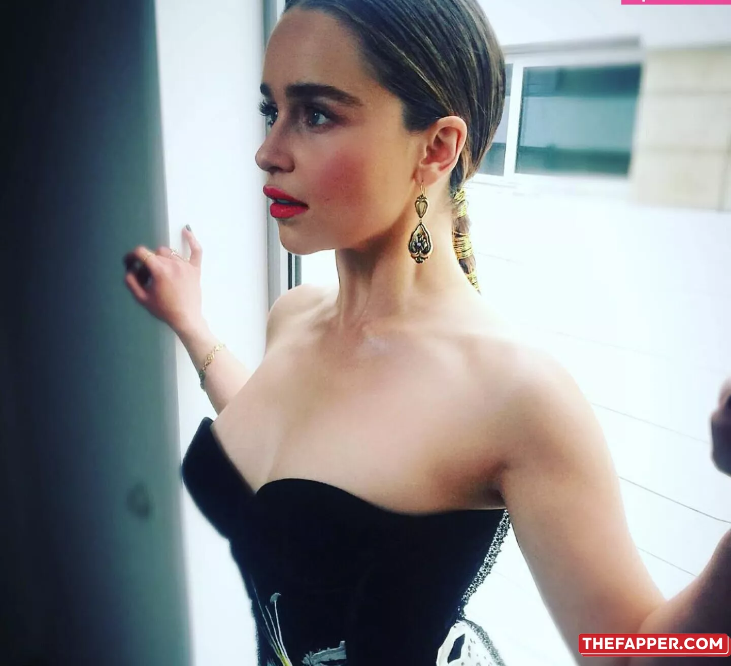 Emilia Clarke  Onlyfans Leaked Nude Image #nMrbp3dole