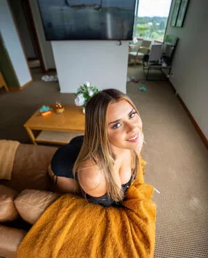 Emily Bright #gqoIAUo1EB