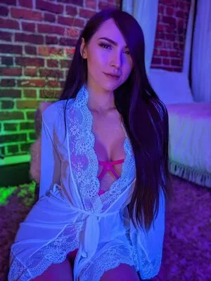 Emily Grey #c04EsJkTXU