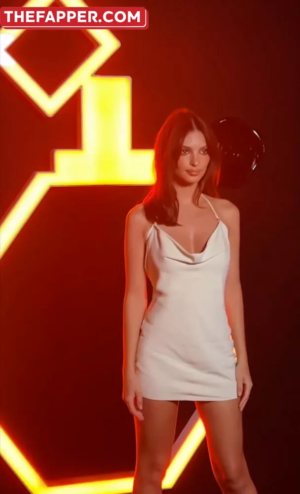 Emily Ratajkowski  Onlyfans Leaked Nude Image #KpHfLxIlzf