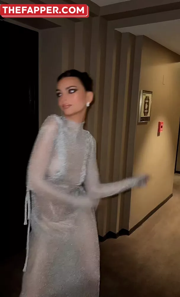 Emily Ratajkowski  Onlyfans Leaked Nude Image #OzlkylMMYN