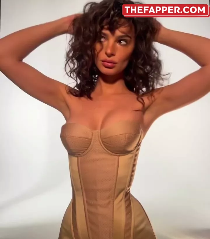 Emily Ratajkowski  Onlyfans Leaked Nude Image #XQBL6Obv63