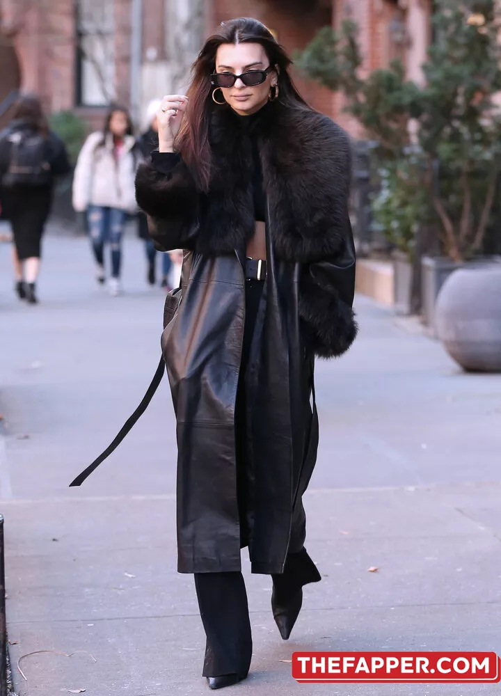 Emily Ratajkowski  Onlyfans Leaked Nude Image #ZMcXdBRWJJ