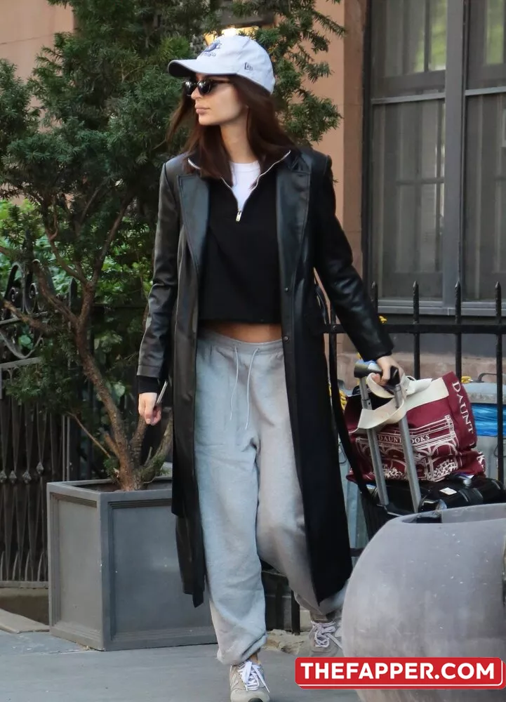 Emily Ratajkowski  Onlyfans Leaked Nude Image #g4T3Xf8mIz