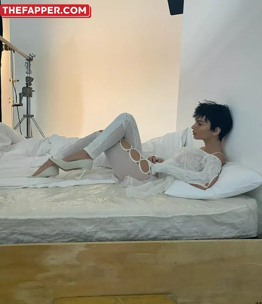 Emily Ratajkowski  Onlyfans Leaked Nude Image #gDD9ZsNiht