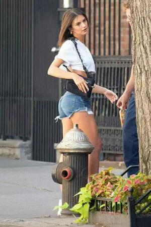 Emily Ratajkowski Onlyfans Leaked Nude Image #p2Sy3U853d